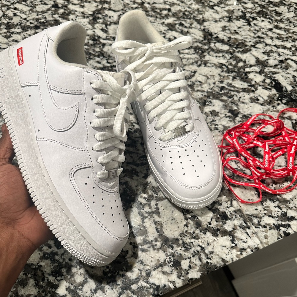 SUPREME NIKE AIR FORCE ONES
